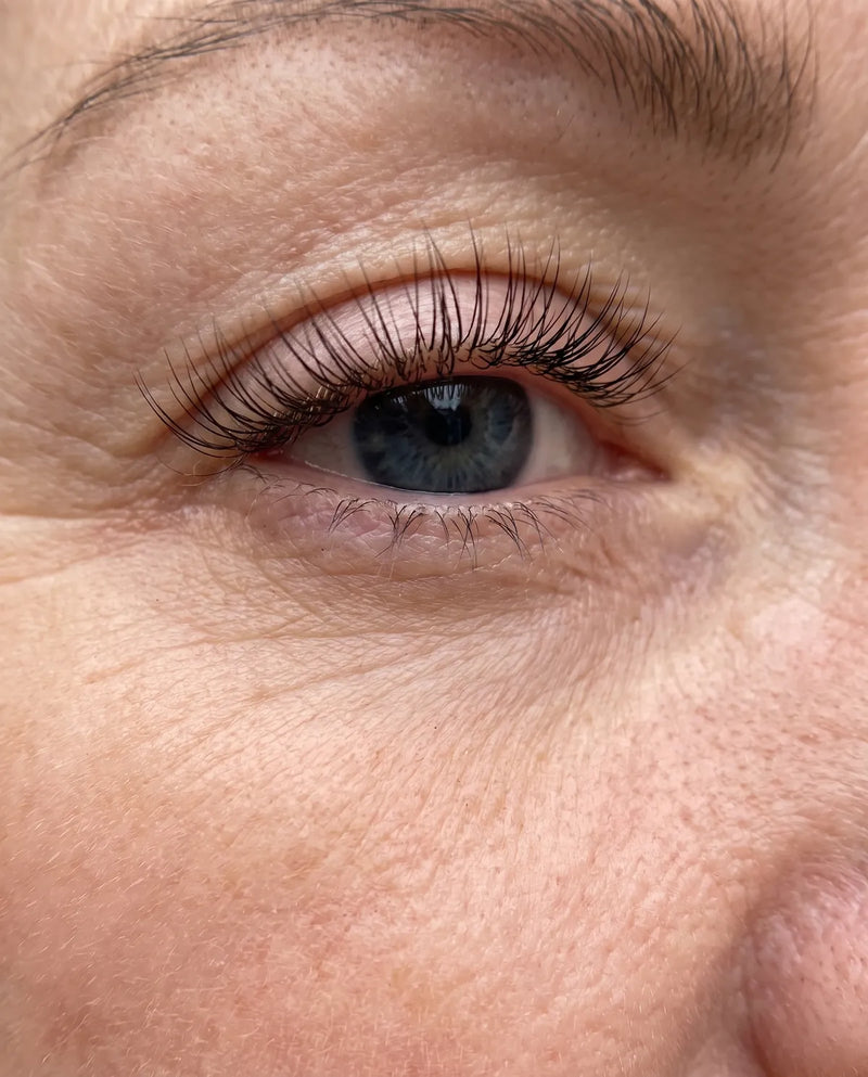 Getrennte Wimpern ohne Büschel