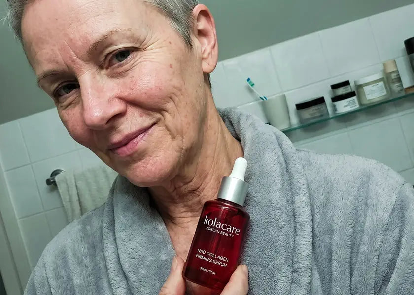 Petra M. mit dem Serum im Bad
