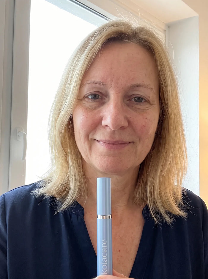 Frau mit der Kolacare-Mascara
